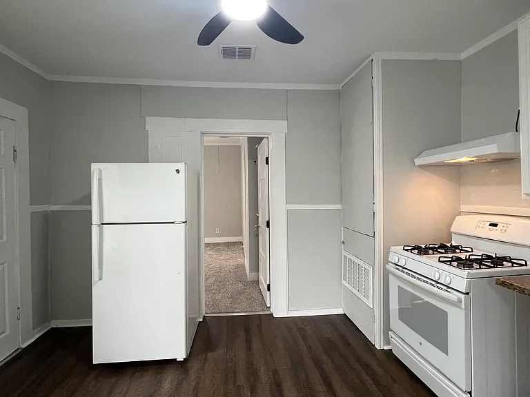 124-126 Wiggins Pl #1 — Photo 13