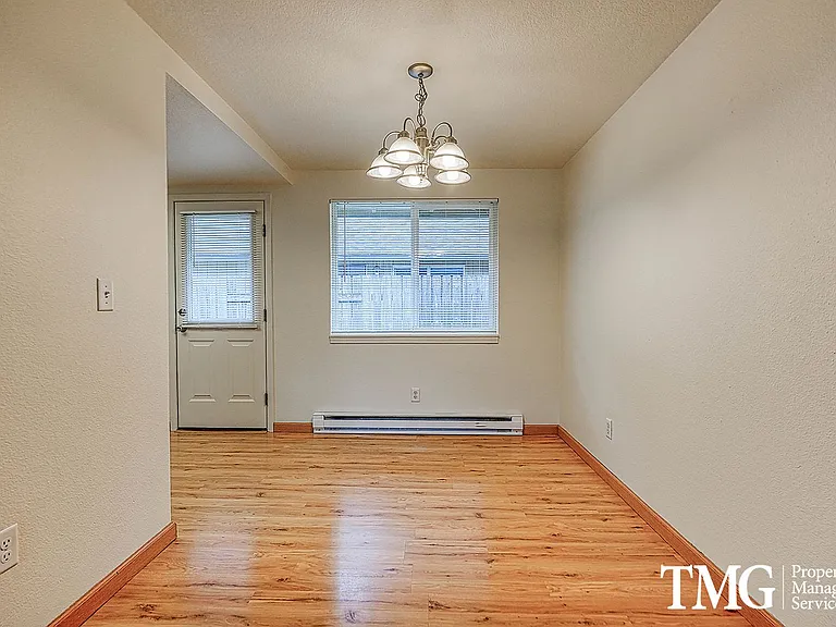 3903 E 18th St #13 — Photo 6
