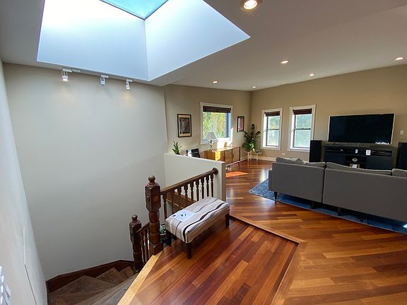 5th image of 1339 N Wicker Park Ave APT 4