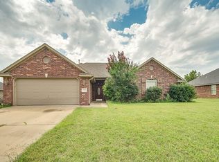 2063 Spring Creek Ave, Springdale, AR 72764