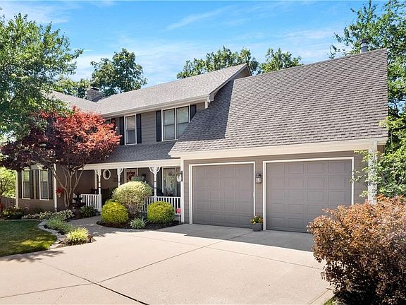 2nd image of 1609 SW Rock Creek Dr