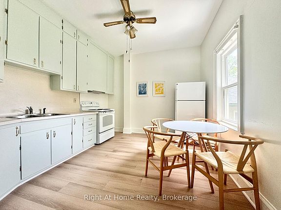 4th image of 216 Hatt St