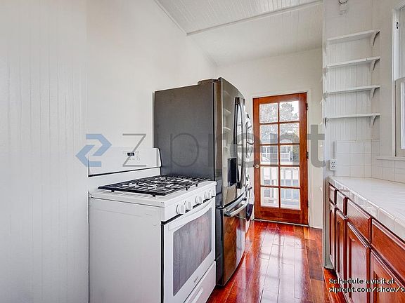 4th image of 51 Paloma Ave #B