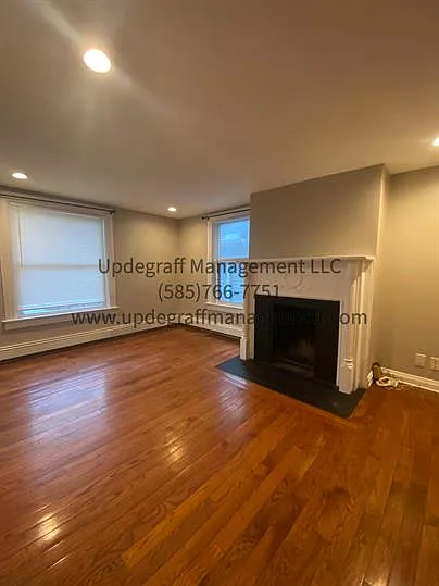 521 Oxford St #3 — Photo 5