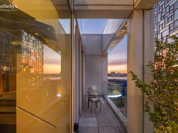 524 West 19th Street image 15 of 29