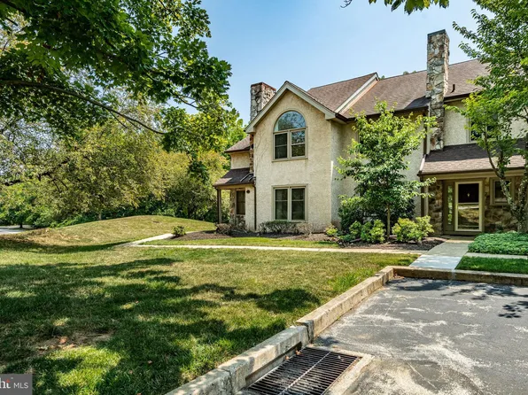 1 Woodstream Dr, Chesterbrook, PA 19087