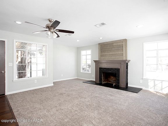 3rd image of 1603 S Avondale St