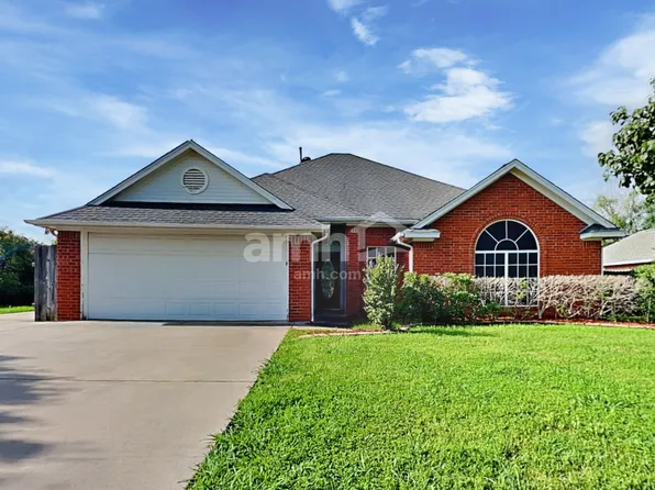 209 White Wing Dr, Krum, TX 76249