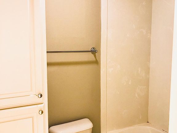 2nd image of 5307 Lee Ave