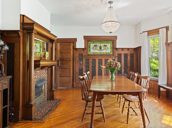 685 East 22nd Street image 8 of 38