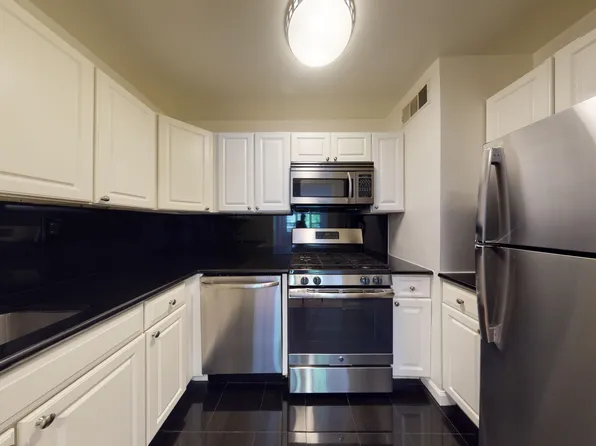 220 East 63rd Street image 4 of 14