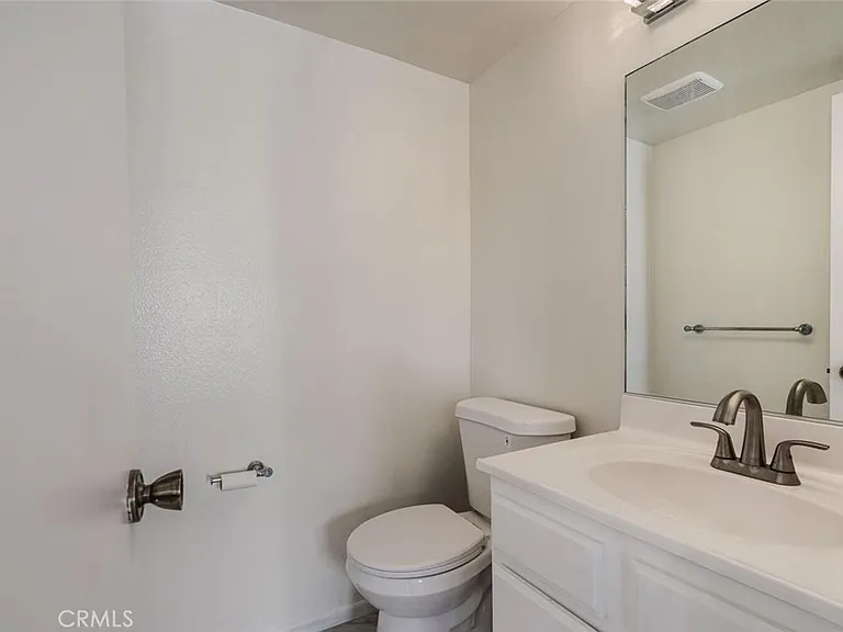 1129 Linden Ave #3 — Photo 8