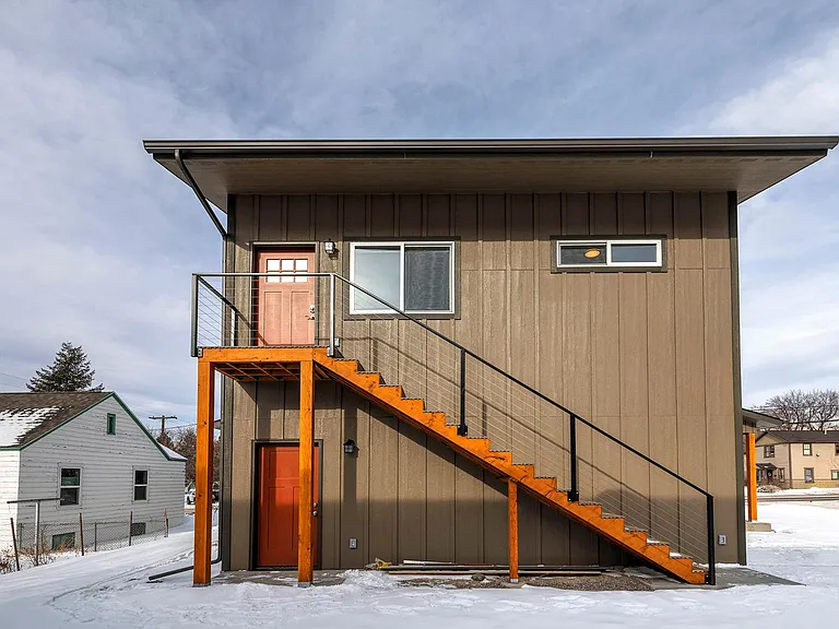 909 Poplar St #B — Photo 1