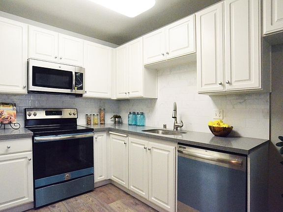 3rd image of 3128 Loma Verde Dr APT 118