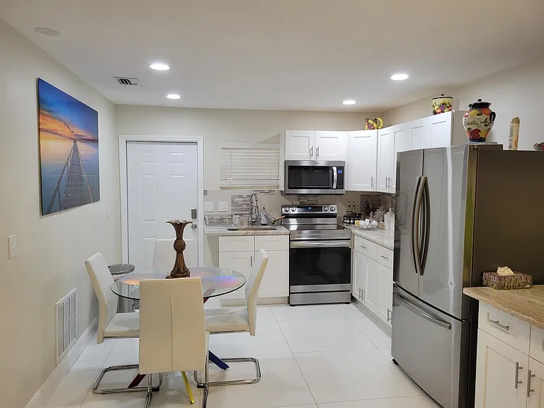 3124 NE Skyline Dr — Photo 4