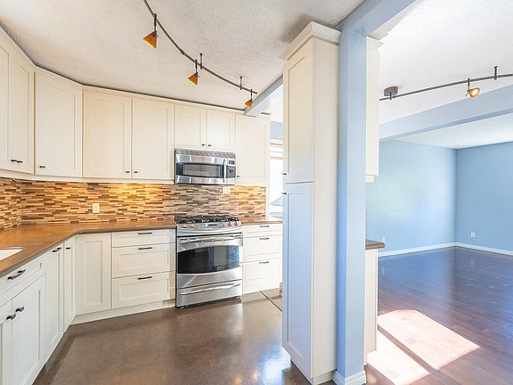 3rd image of 18289 74th Ave NW