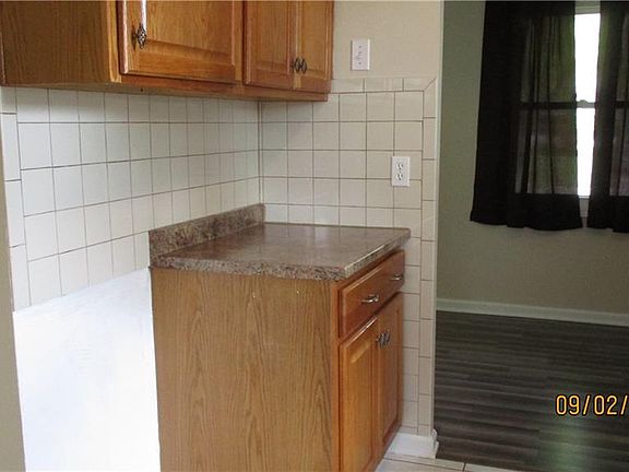 3rd image of 4246 Belle Ave
