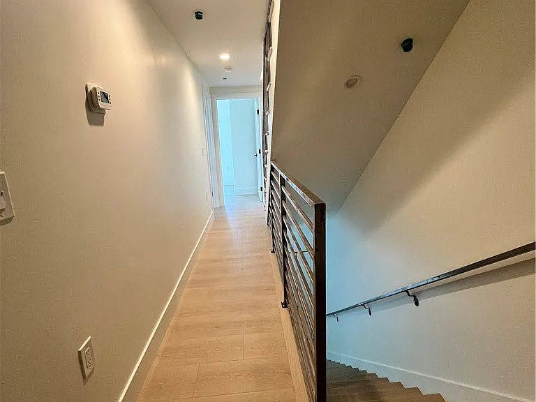 1282 S Leighton Ave — Photo 9
