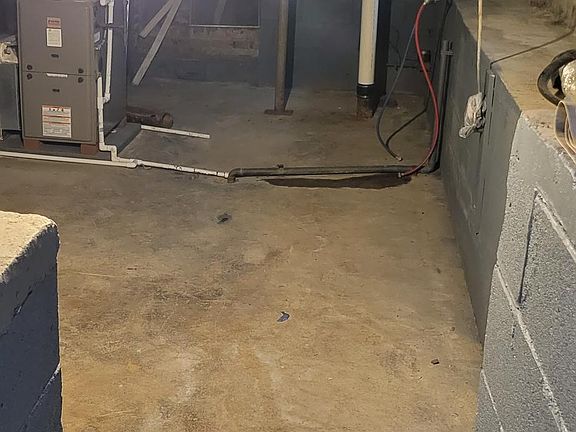 4th image of 62 Benfield Ave