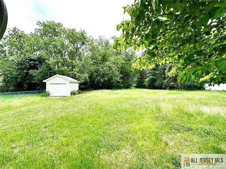 2370 US Highway 130 — Photo 20