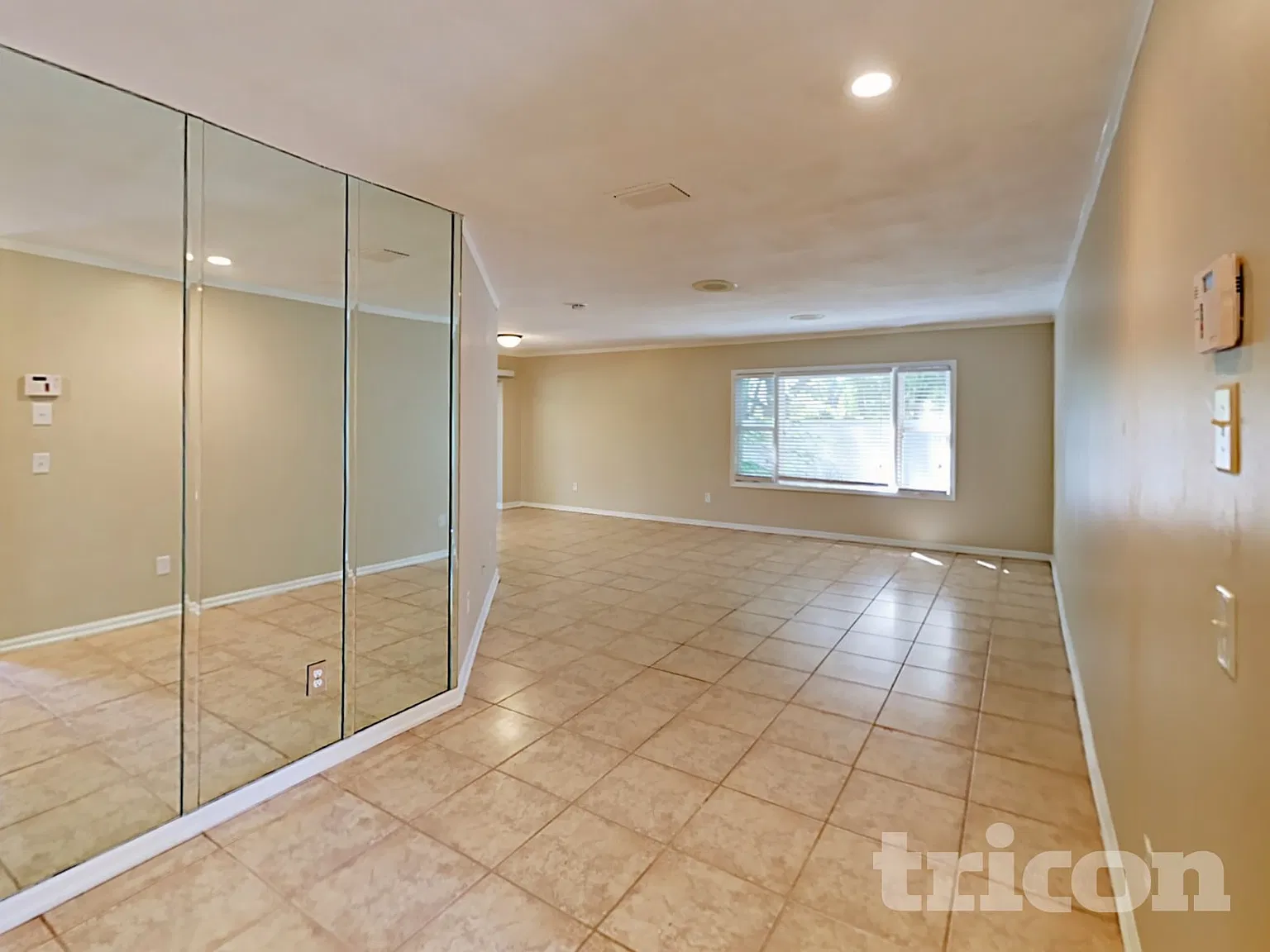 9118 Pebble Creek Drive Tampa FL — Photo 2
