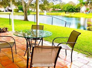 2957 Myrtle Oak Cir, Davie, FL 33328