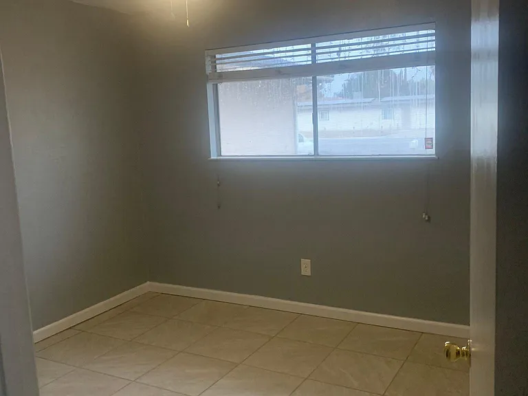 1730 S Demaree St — Photo 11