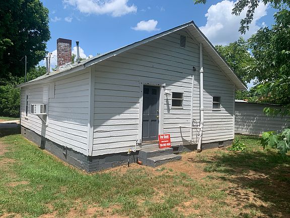 4th image of 1203 Alexander St
