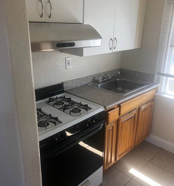 1st image of 514-518 W Macarthur Blvd #14430398