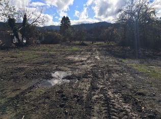 880 NE Bond St, Myrtle Creek, OR 97457