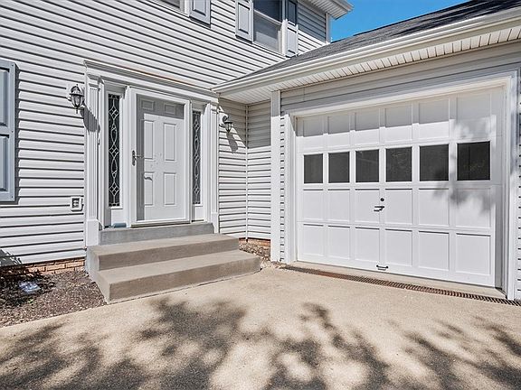 5th image of 212 Joyce Dr