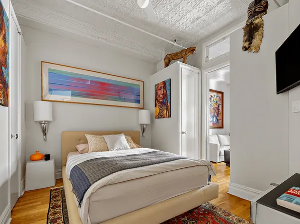 107 West 25th Street image 6 of 12