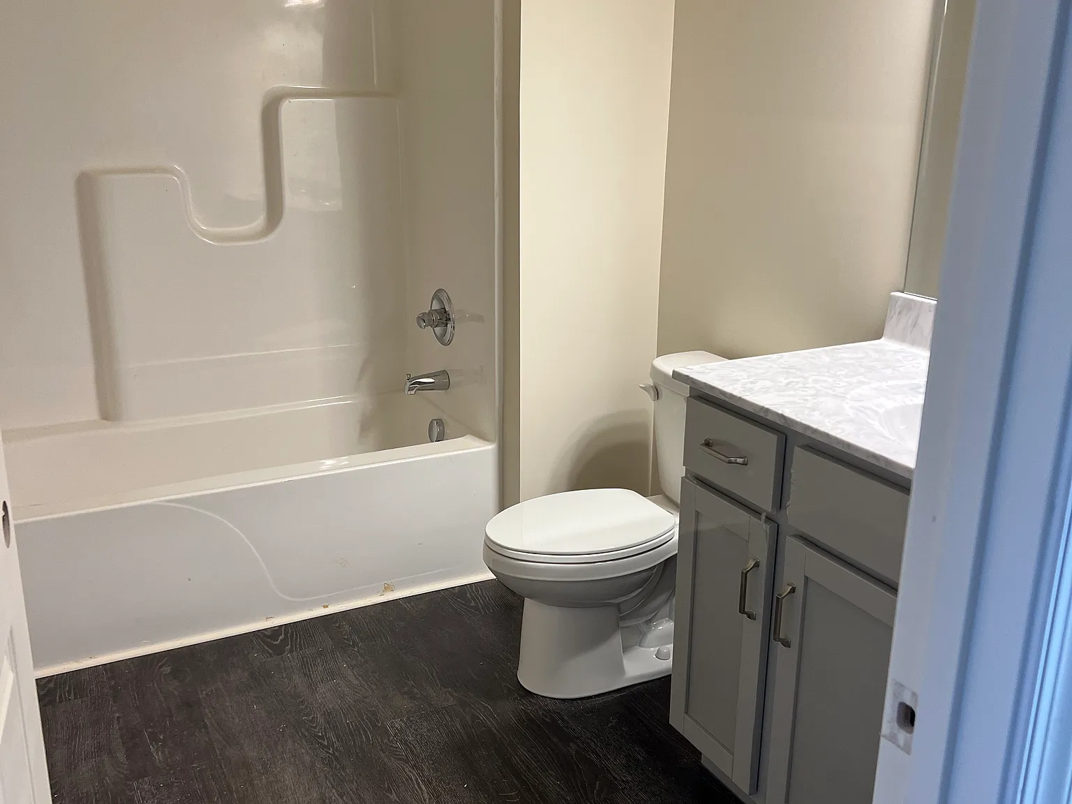 3 bed, 1499 sqft, $2,195 — Photo 4