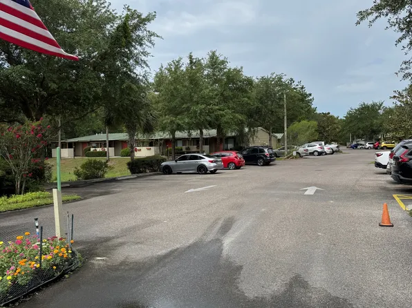 Arden Place Apartments, 450 N Clay Ave #712662ef9, Lady Lake, FL 32159