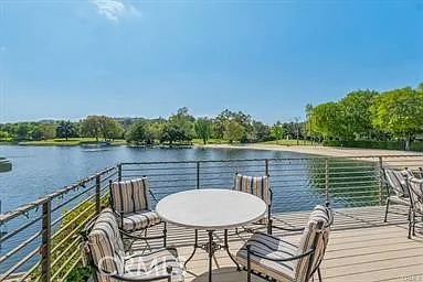 4645 Park Mirasol — Photo 3