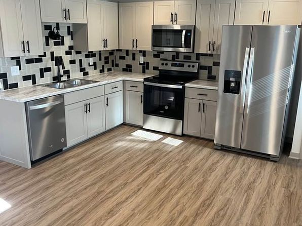 201 Paquin St E #4
