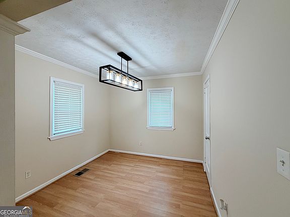 4th image of 2199 Tiger Flowers Dr NW