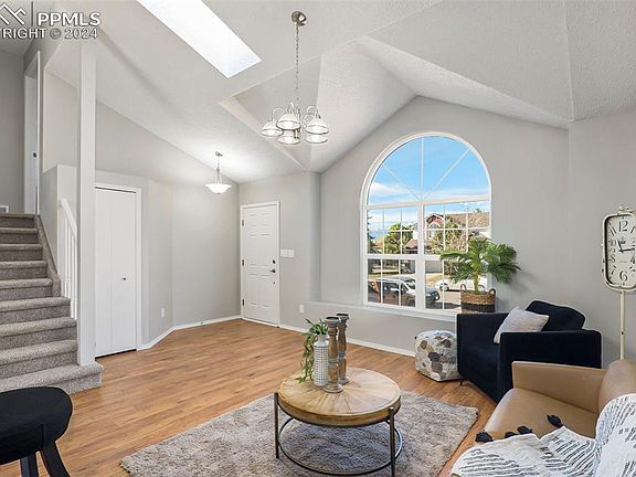 4th image of 7925 Chancellor Dr