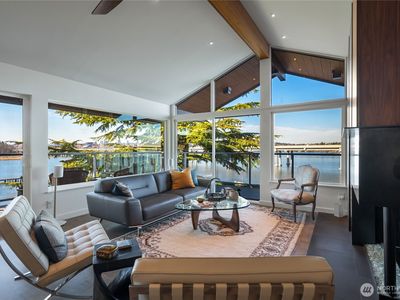 2501 Canterbury Lane E #410, Seattle, WA, 98112