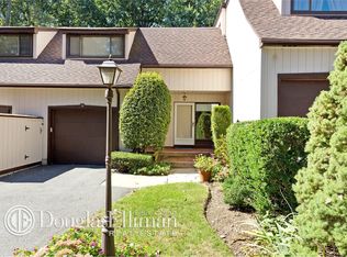 13 Cedar Ln N, Glen Head, NY 11545