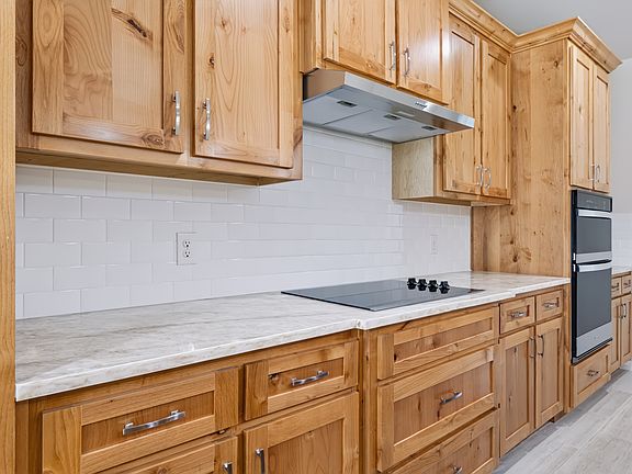 5th image of 52 Graves Cir