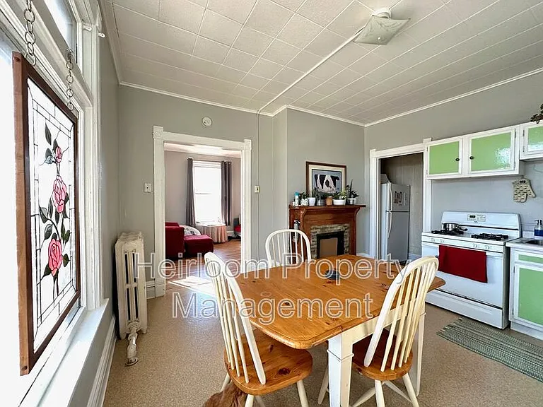 2125 E Superior St #3 — Photo 1