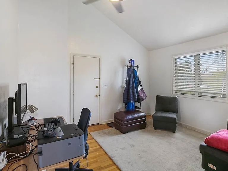 4 Dean St #3 — Photo 8