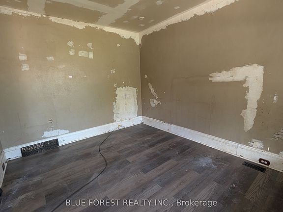 5th image of 23 Hyatt Ave