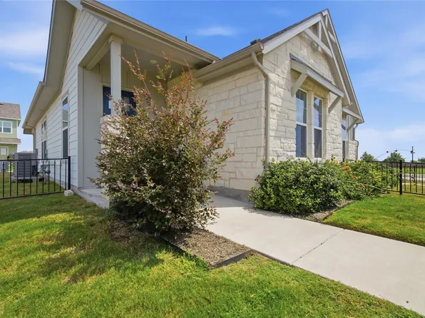 135 Pinnacle Ln #A, Kyle, TX 78640