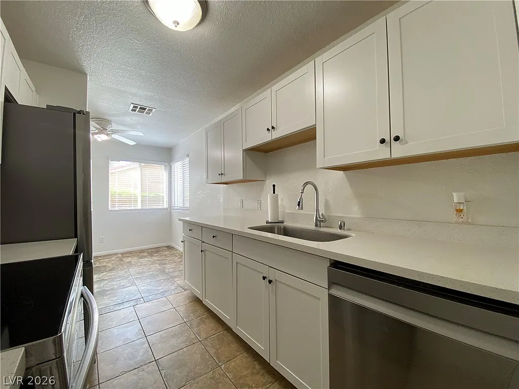 2 bed, 2.0 bath, 945 sqft, $1,295 — Photo 4