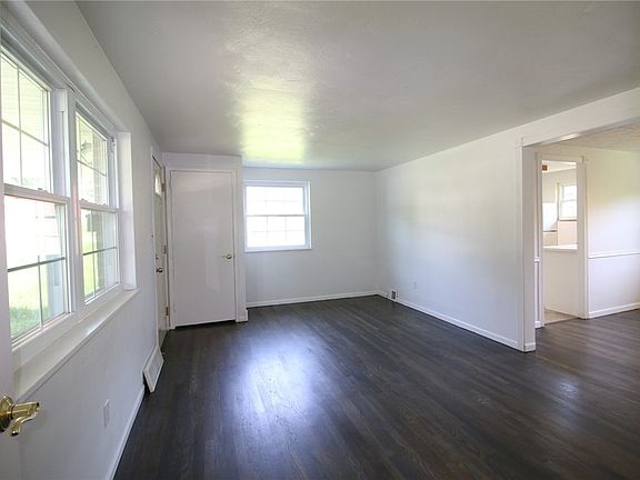 2nd image of 406 Eden Dr