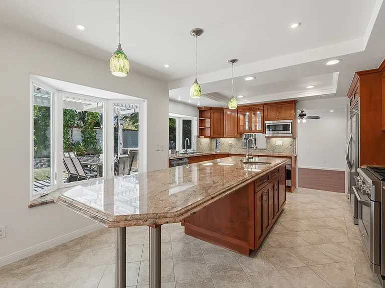 4215 Balcony Dr — Photo 14