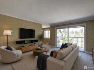 939 N 101st St UNIT 302, Seattle, WA 98133