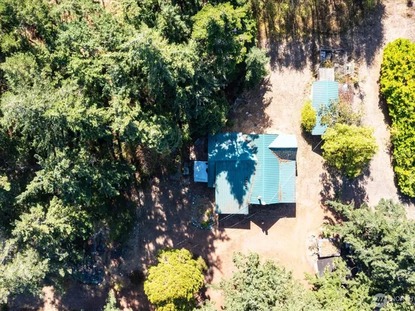 1521 NW Crosby Avenue, Oak Harbor, WA 98277